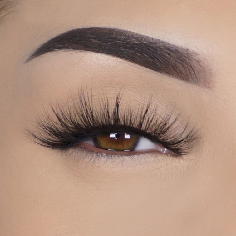 Hollywood - wispy, full bodied round lash; adds medium length and volume